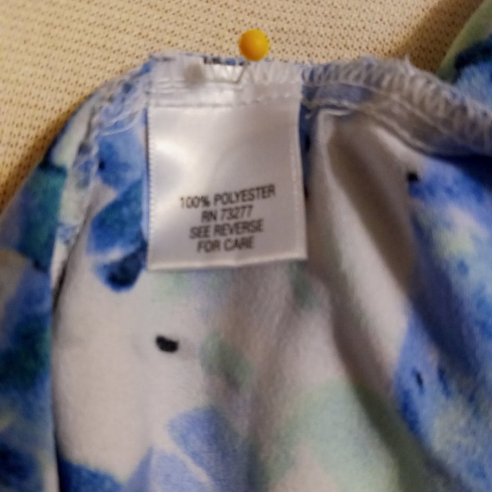 Button Floral Top - Picture 12 of 14